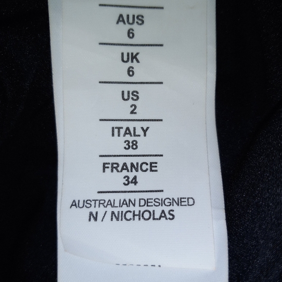 NICHOLAS The Label Black Floral Romper w/Lace Trim - Picture 6 of 7